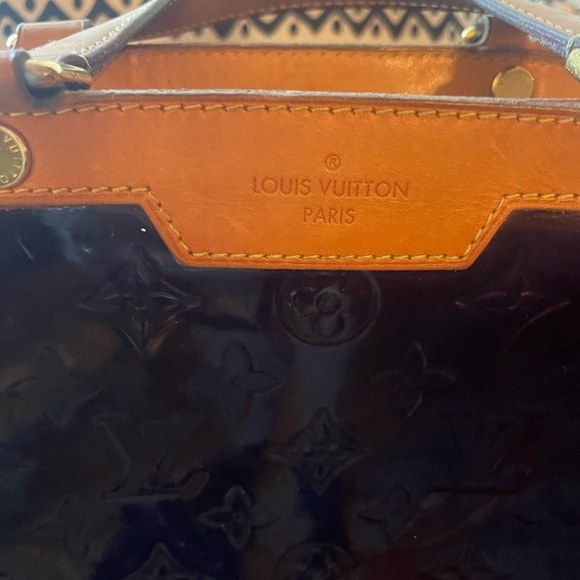 Louis Vuitton Brea Vernis Monogram Bag - Picture 2 of 13